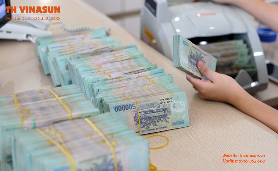 may-lam-mat-nha-xuong-bang-hoi-nuoc mua quạt thông gió