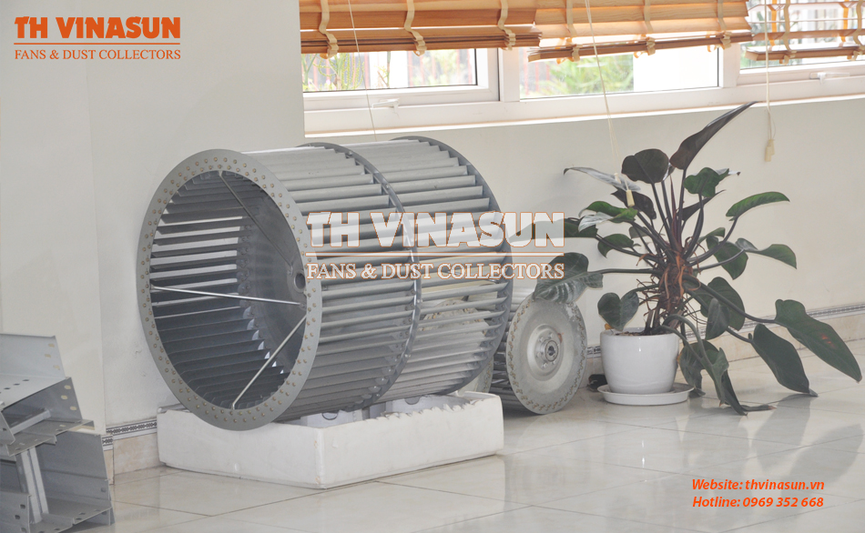canh-quat-hut-bui quạt hút mùi quán phở