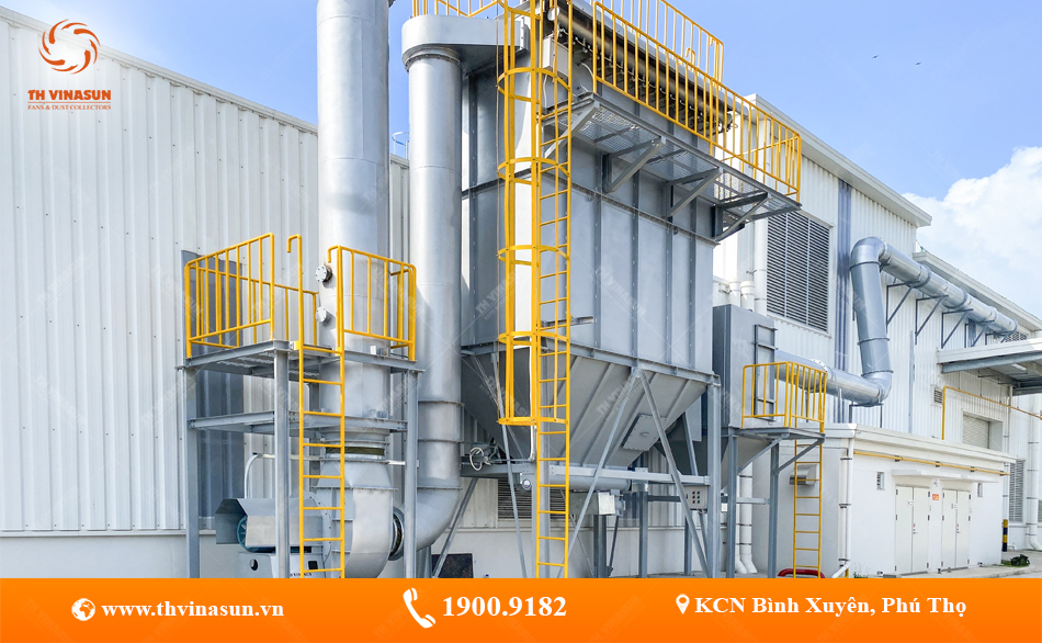 máy hút bụi trong xưởng gỗ